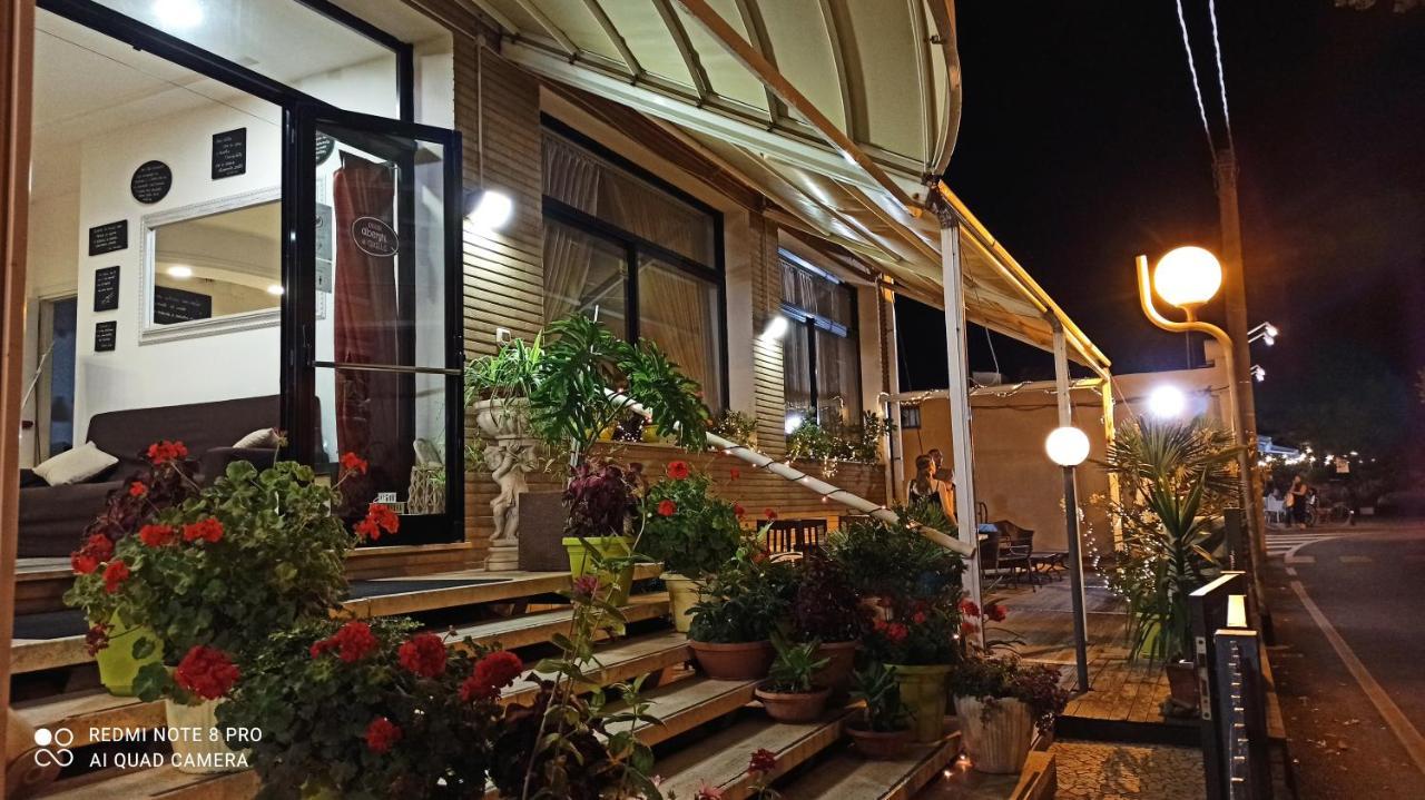 Hotel Crosal Rimini Exterior foto